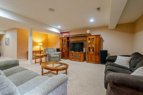 100 Stonewater Court Berea OH 44017