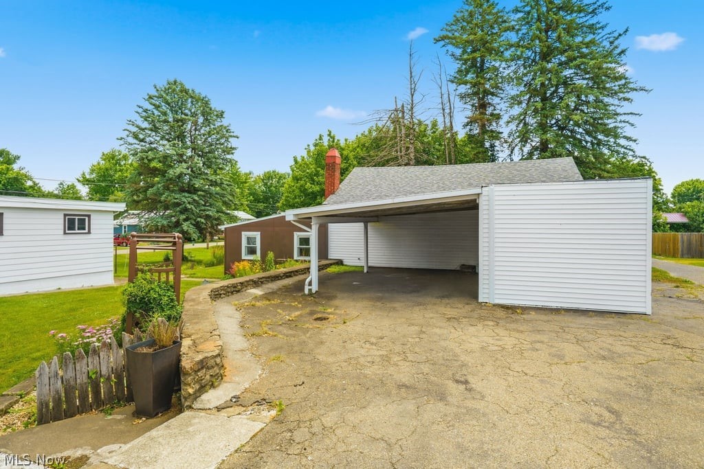 545 6th Street Carrollton OH 44615