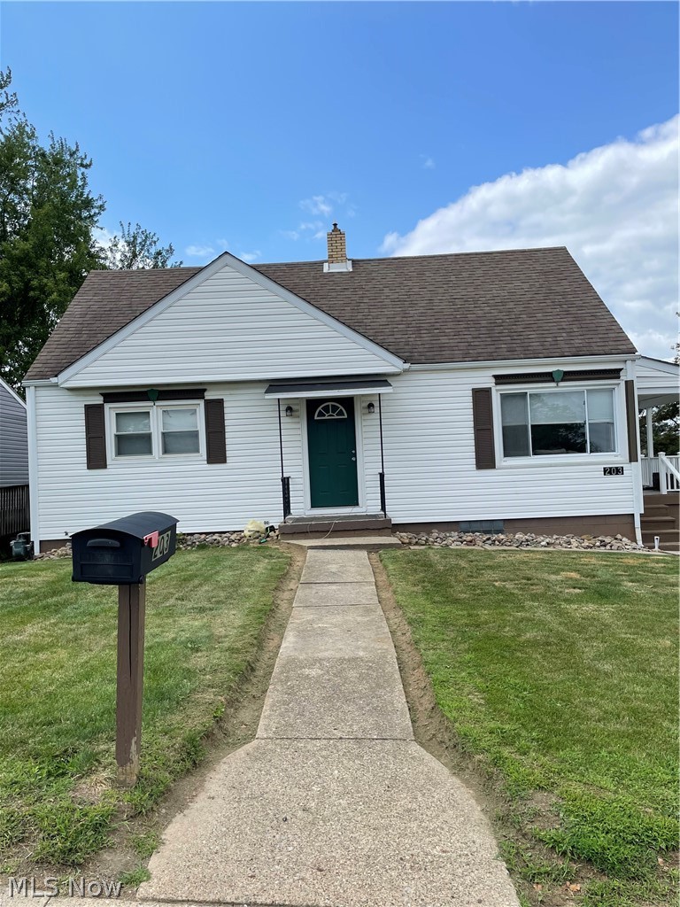 203 Leonard Avenue Wintersville OH 43953