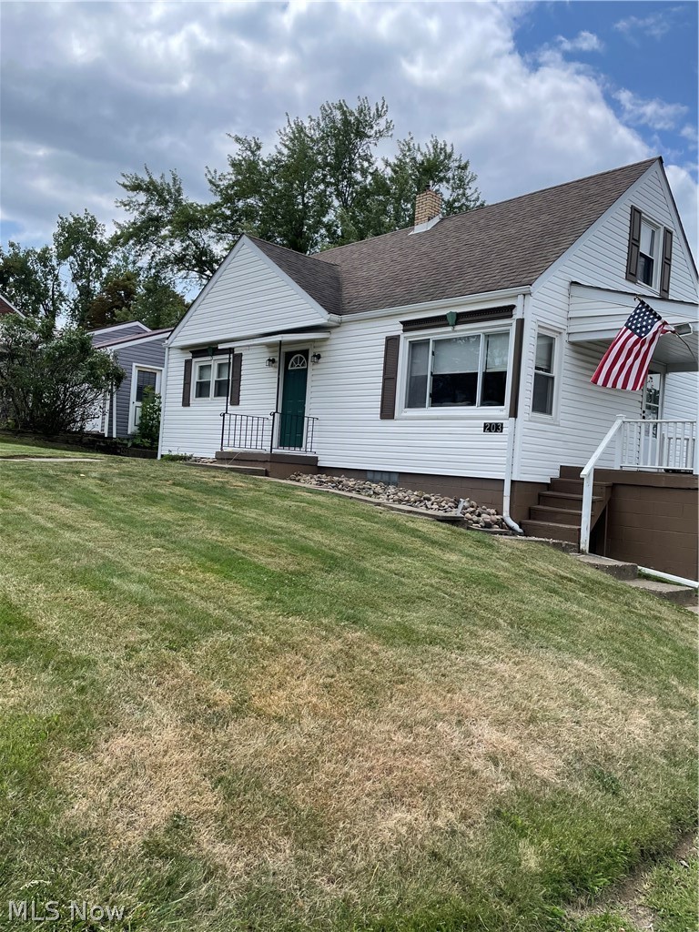 203 Leonard Avenue Wintersville OH 43953