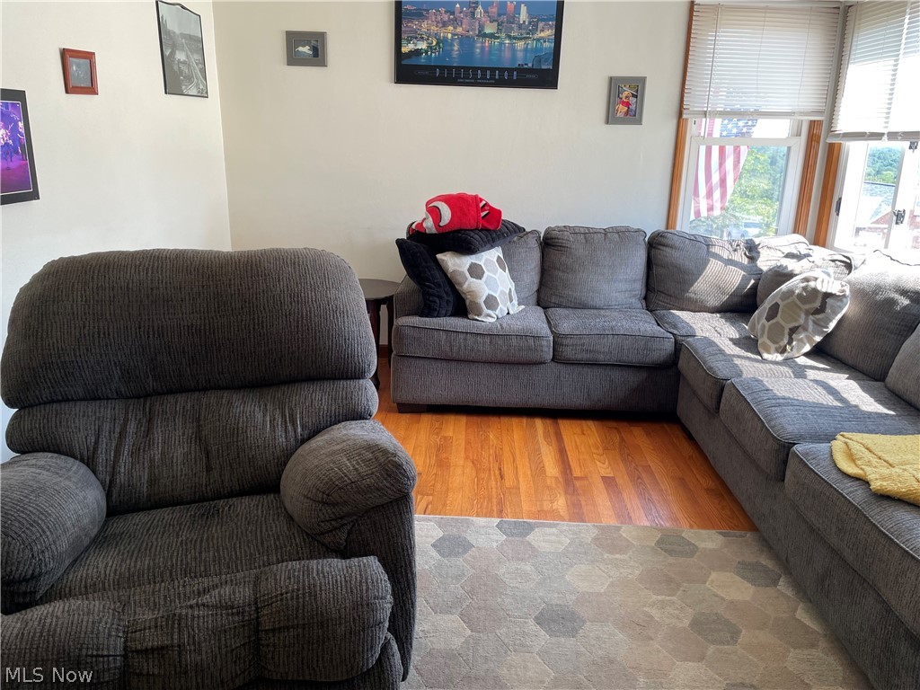 203 Leonard Avenue Wintersville OH 43953