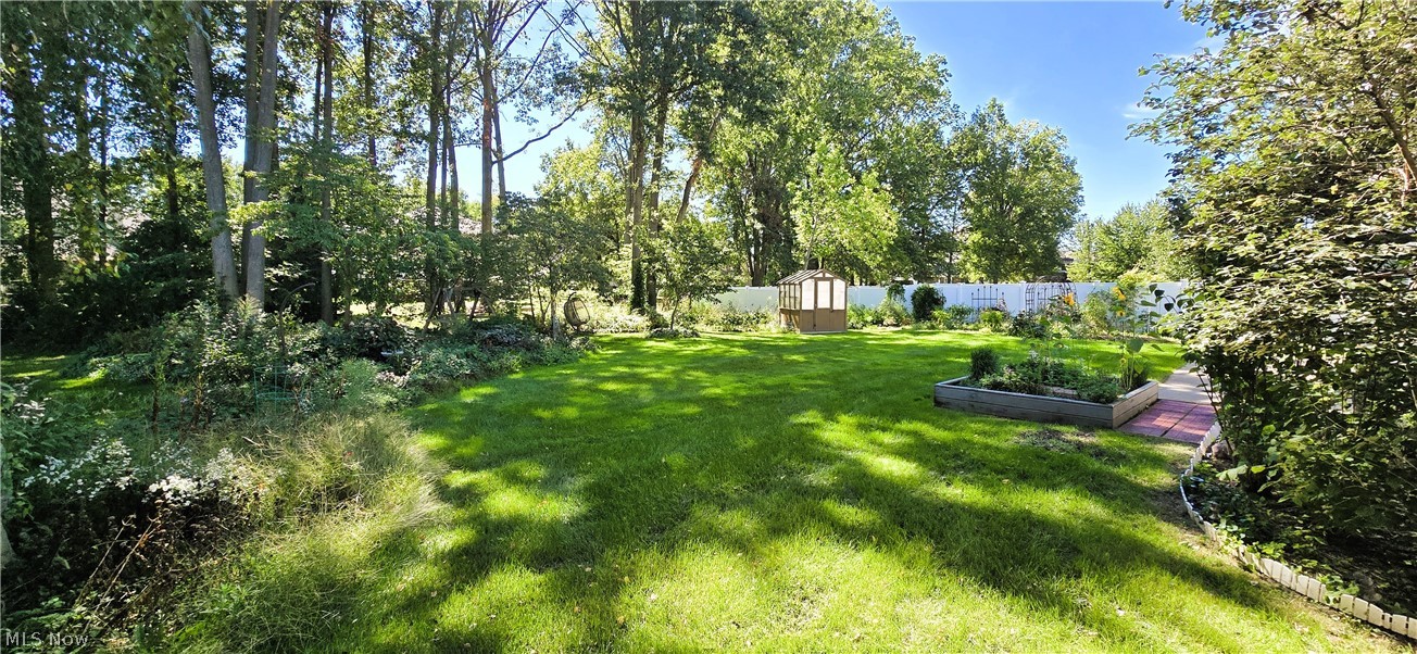 1024 Hunters Chase Grafton OH 44044