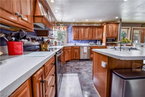 439 E 305th Street Willowick OH 44095