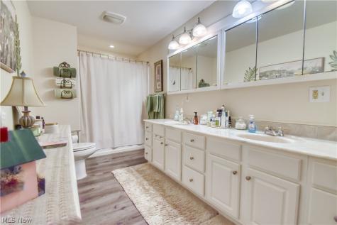 439 E 305th Street Willowick OH 44095