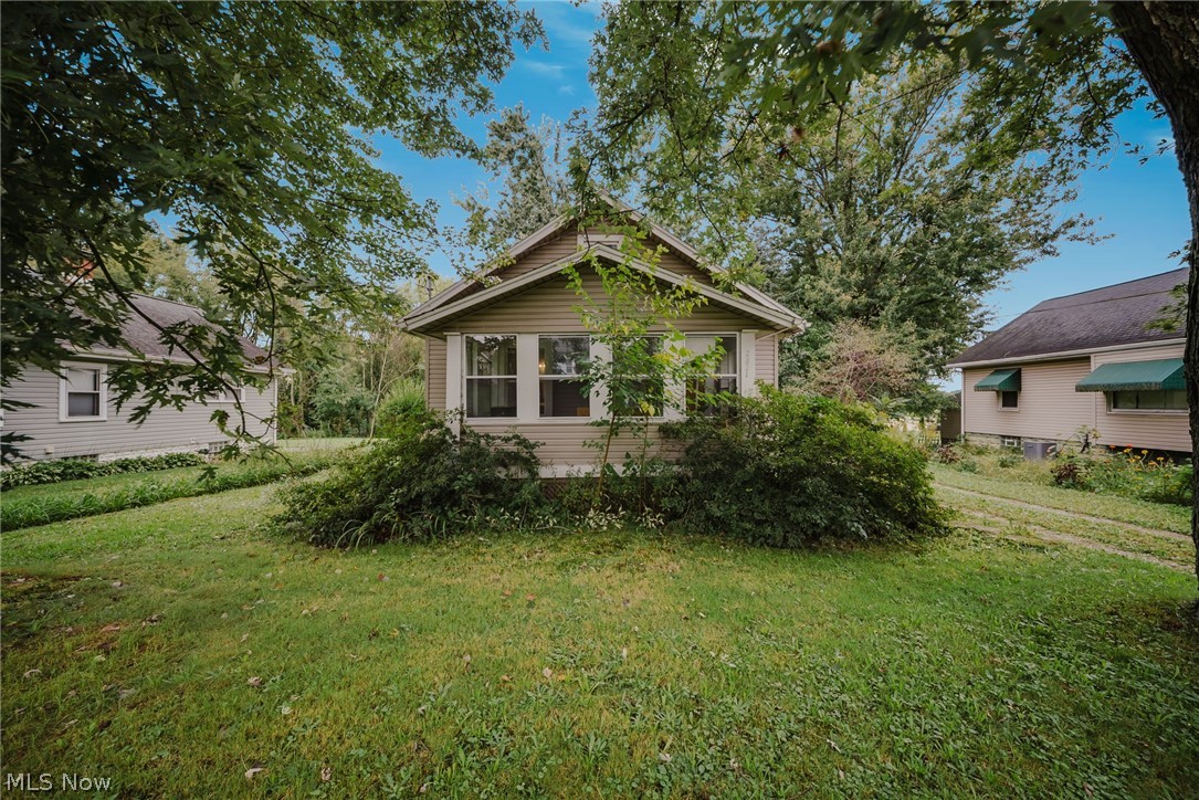2821 Nesmith Lake Boulevard Akron OH 44314