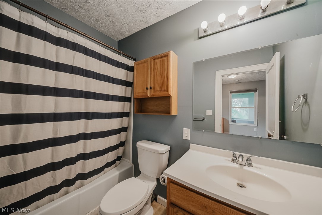 2821 Nesmith Lake Boulevard Akron OH 44314