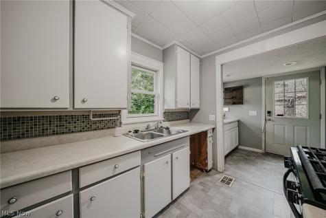 2821 Nesmith Lake Boulevard Akron OH 44314