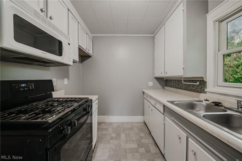 2821 Nesmith Lake Boulevard Akron OH 44314
