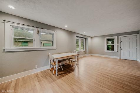 2821 Nesmith Lake Boulevard Akron OH 44314