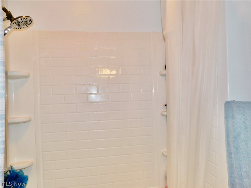421 Celtic Street Akron OH 44314