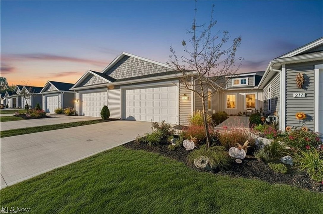 215 Silver Spring Circle Elyria OH 44035