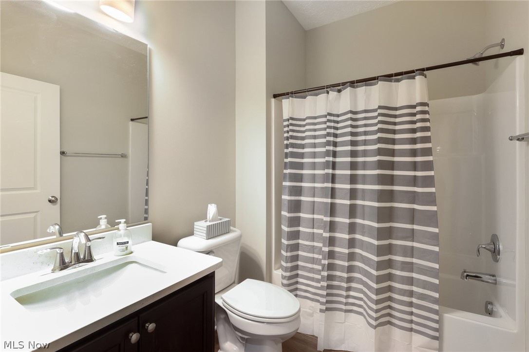 215 Silver Spring Circle Elyria OH 44035