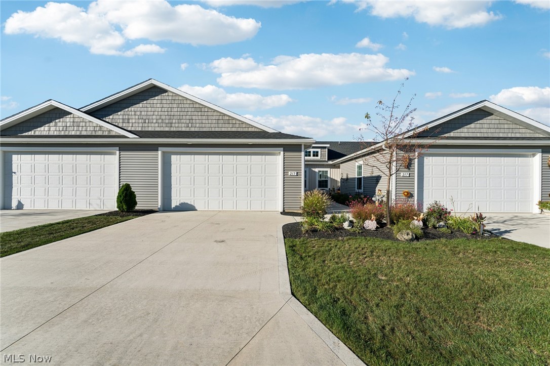 215 Silver Spring Circle Elyria OH 44035