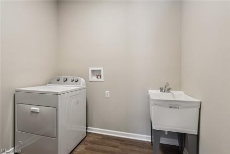 215 Silver Spring Circle Elyria OH 44035
