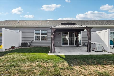 215 Silver Spring Circle Elyria OH 44035
