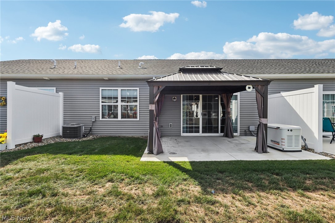 215 Silver Spring Circle Elyria OH 44035