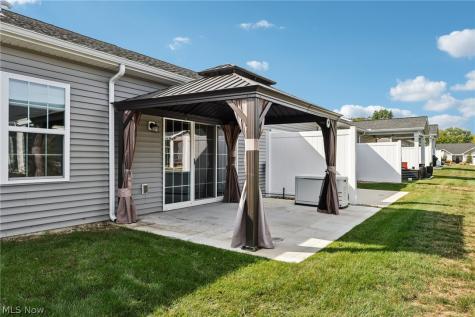 215 Silver Spring Circle Elyria OH 44035