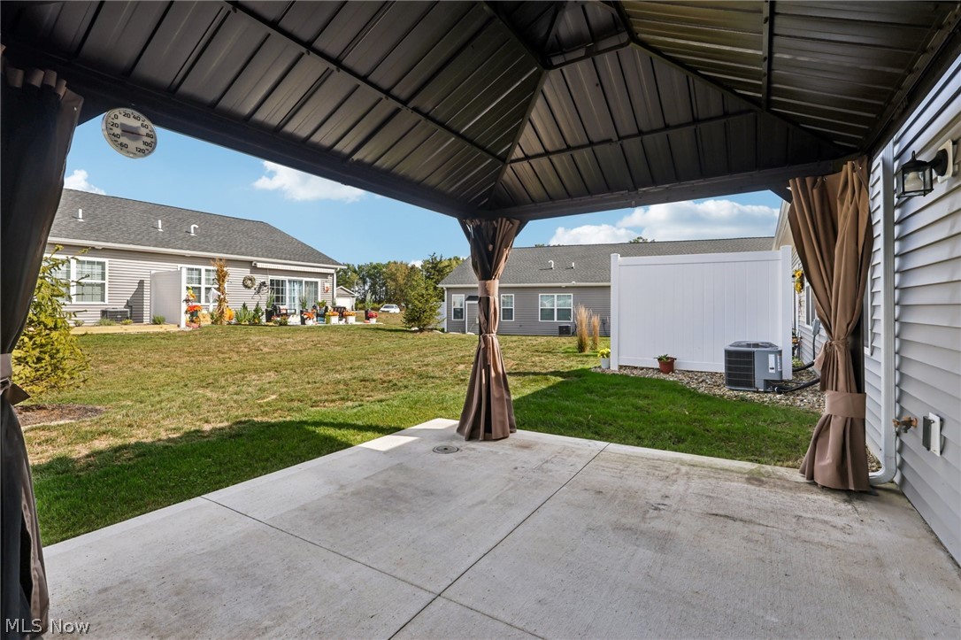 215 Silver Spring Circle Elyria OH 44035