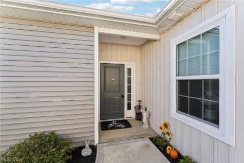 215 Silver Spring Circle Elyria OH 44035