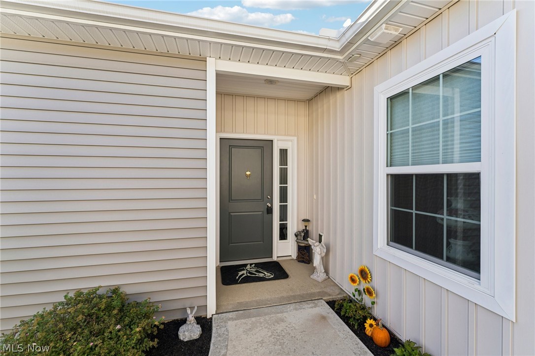 215 Silver Spring Circle Elyria OH 44035