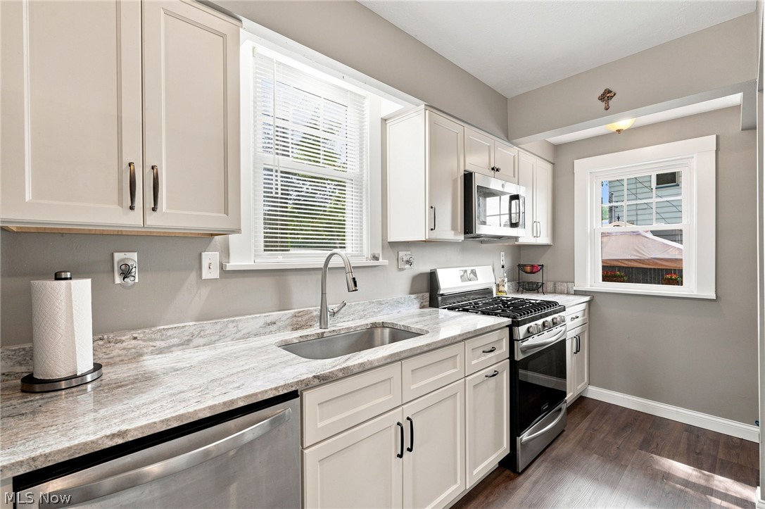 14521 Rainbow Avenue Cleveland OH 44111