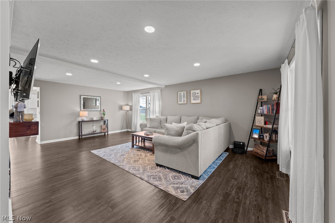 5242 Aster Avenue NE Canton OH 44705