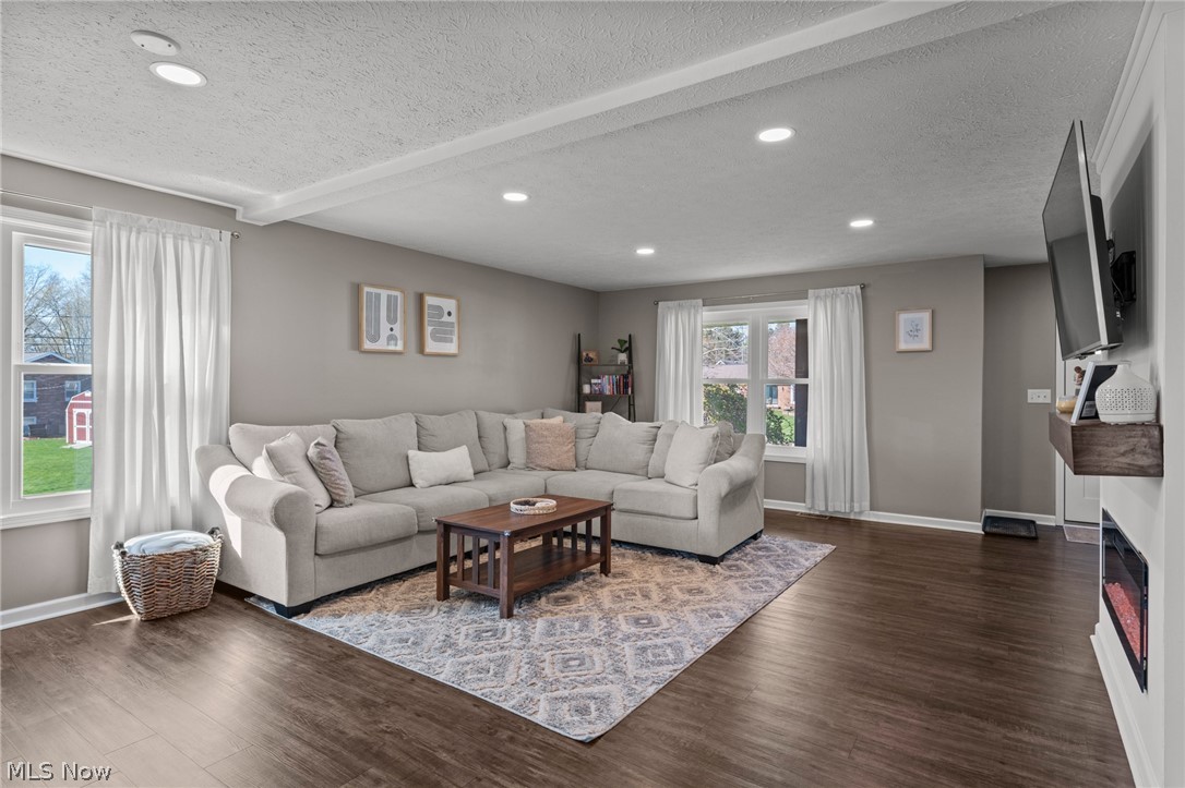 5242 Aster Avenue NE Canton OH 44705