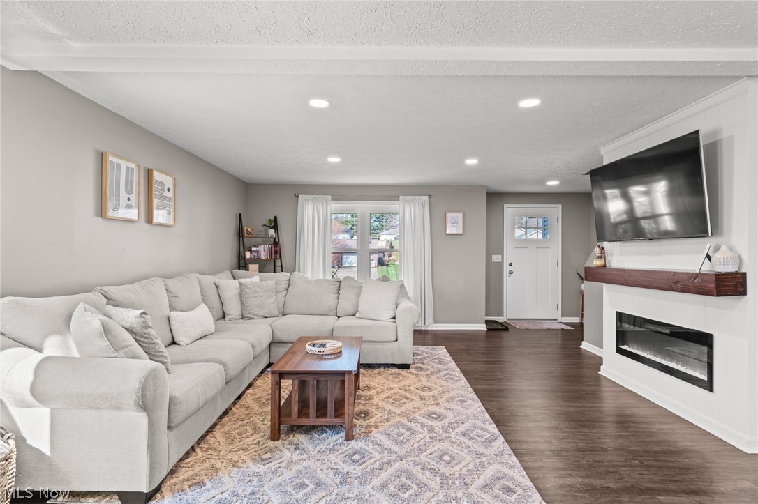 5242 Aster Avenue NE Canton OH 44705
