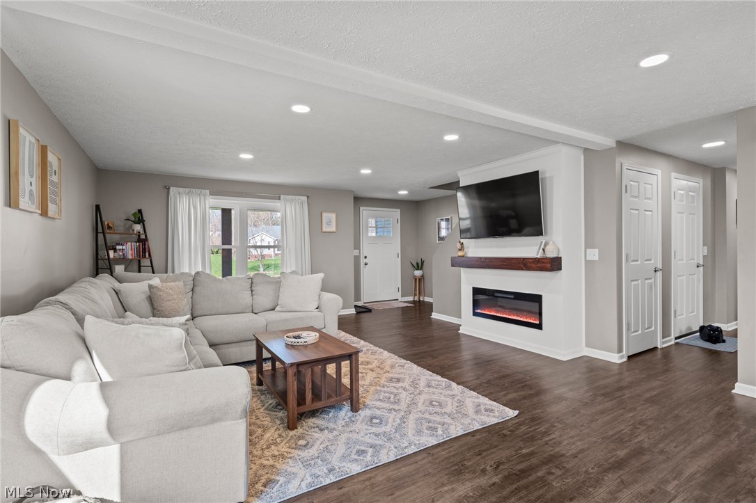 5242 Aster Avenue NE Canton OH 44705
