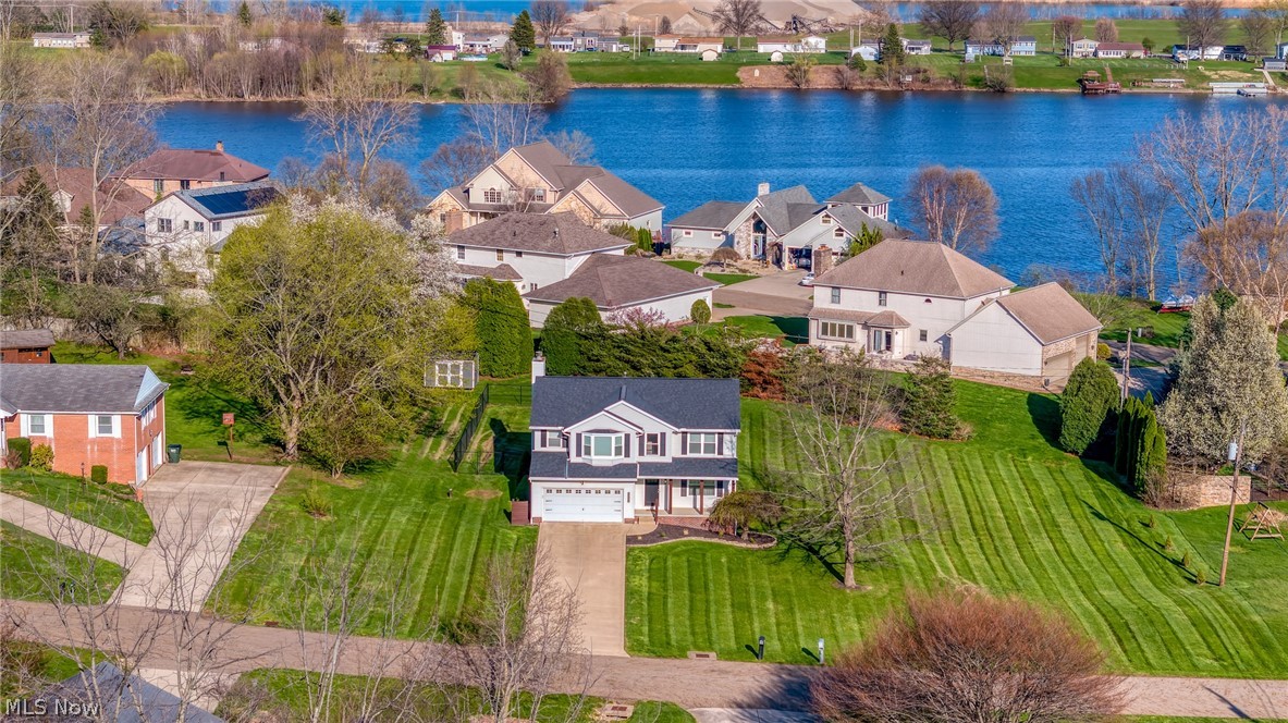 5242 Aster Avenue NE Canton OH 44705