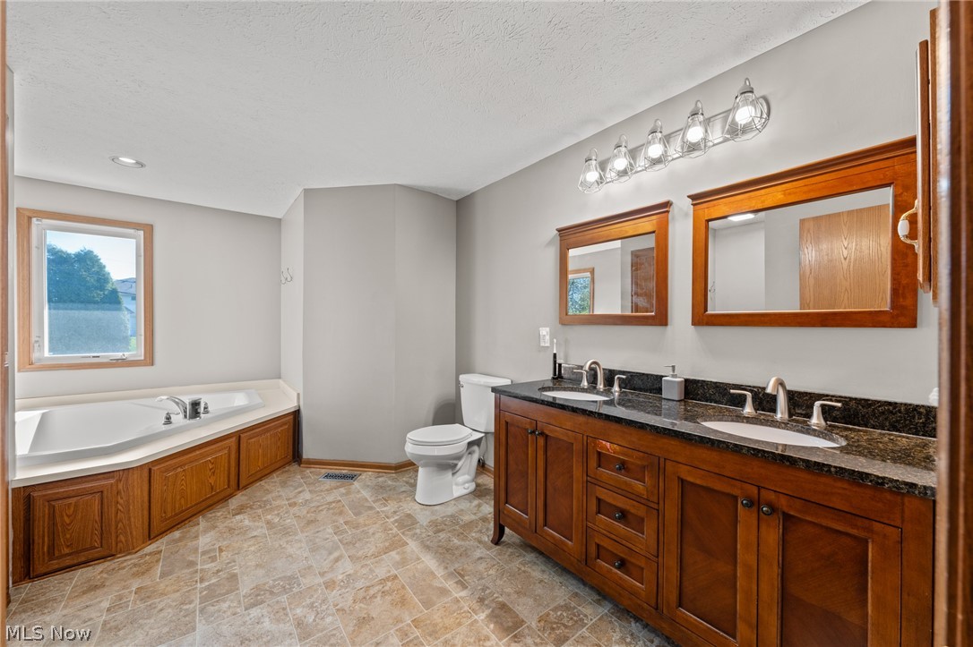 5242 Aster Avenue NE Canton OH 44705
