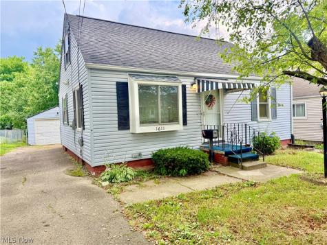 1611 27th Street NE Canton OH 44714