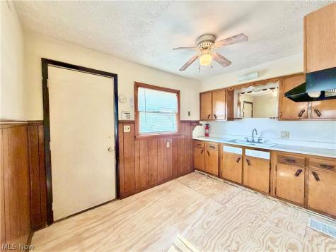 1611 27th Street NE Canton OH 44714