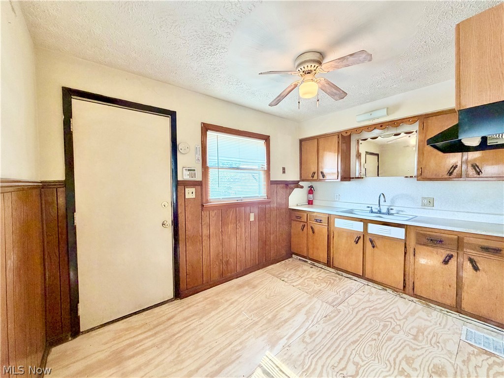 1611 27th Street NE Canton OH 44714
