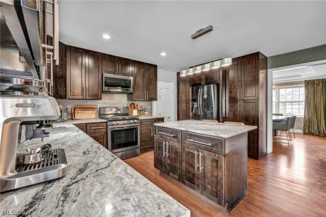 3811 Vincent Drive Seven Hills OH 44131