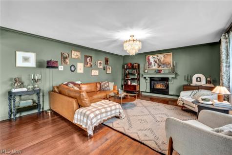 3811 Vincent Drive Seven Hills OH 44131