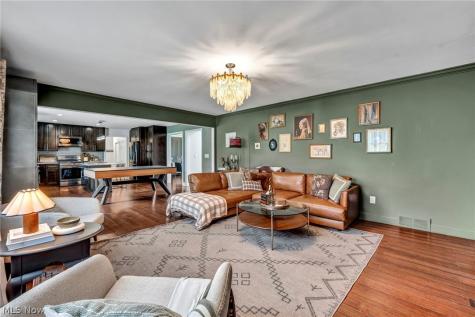3811 Vincent Drive Seven Hills OH 44131