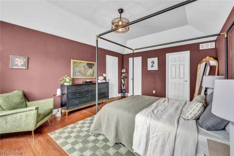 3811 Vincent Drive Seven Hills OH 44131