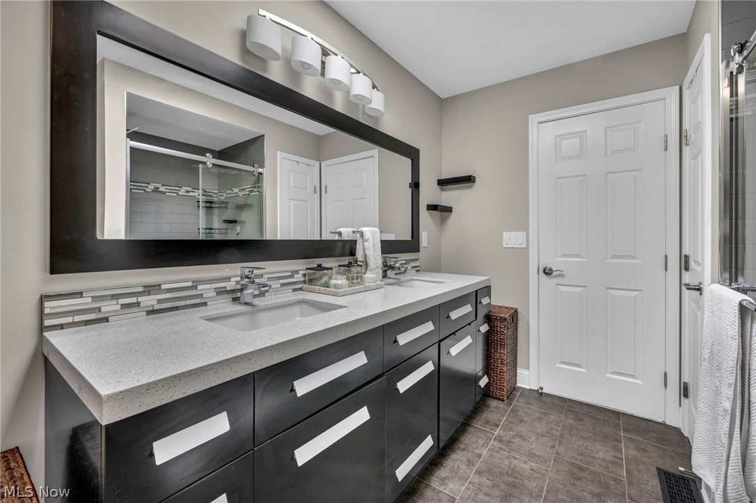 3811 Vincent Drive Seven Hills OH 44131
