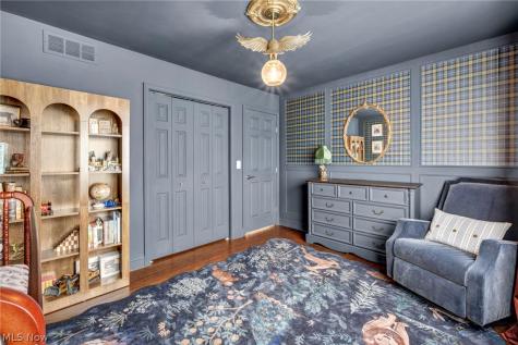 3811 Vincent Drive Seven Hills OH 44131