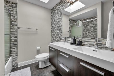 3811 Vincent Drive Seven Hills OH 44131