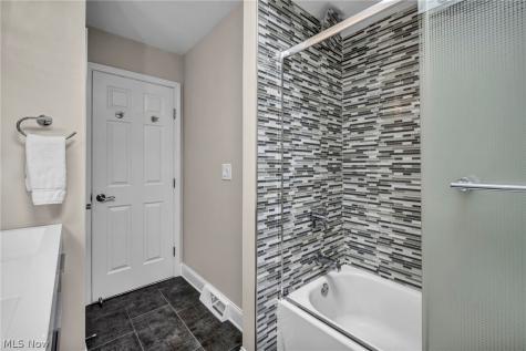 3811 Vincent Drive Seven Hills OH 44131