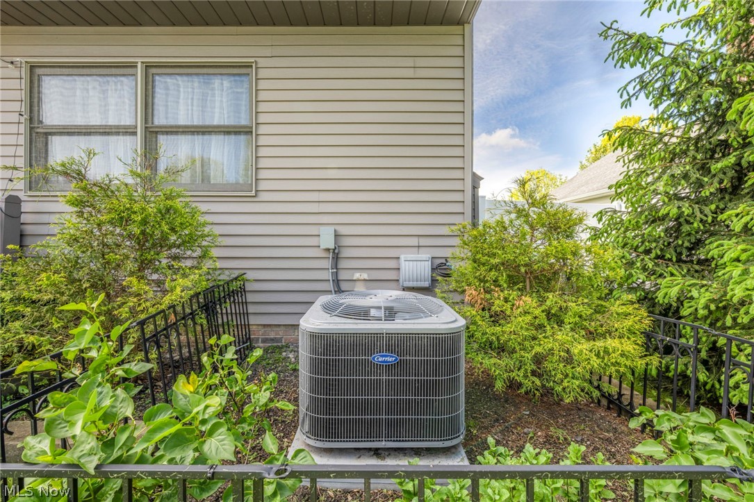 3811 Vincent Drive Seven Hills OH 44131