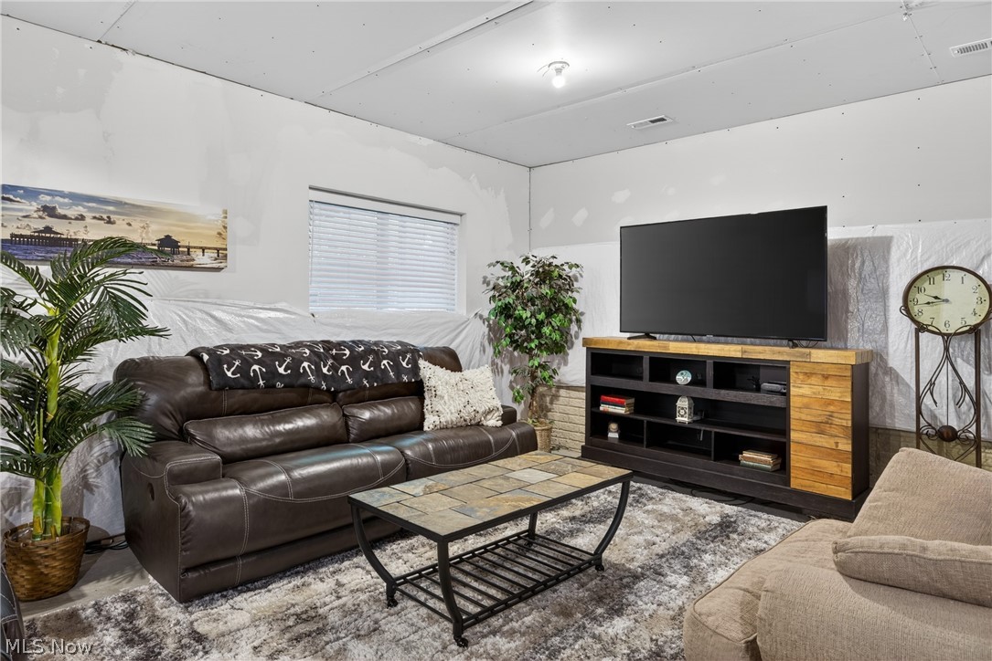 7802 Hunting Lake Drive Painesville OH 44077