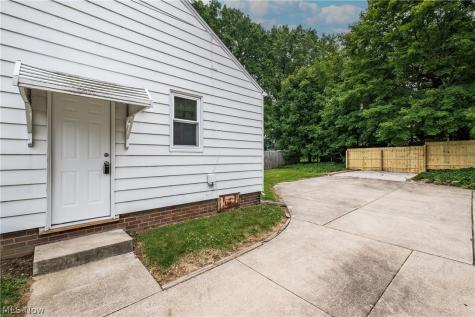 3518 Arnold Avenue NW Canton OH 44709