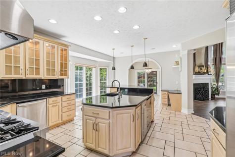 1400 Cobblestone Way Westlake OH 44145
