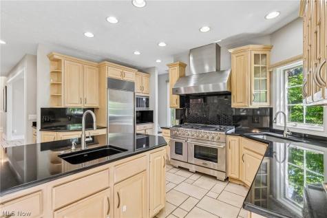 1400 Cobblestone Way Westlake OH 44145