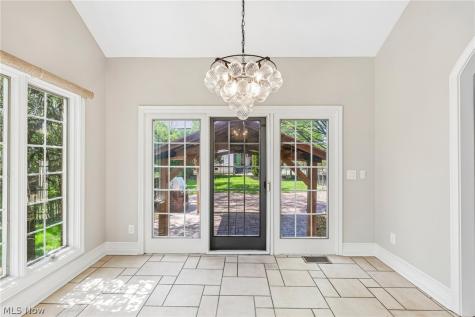 1400 Cobblestone Way Westlake OH 44145