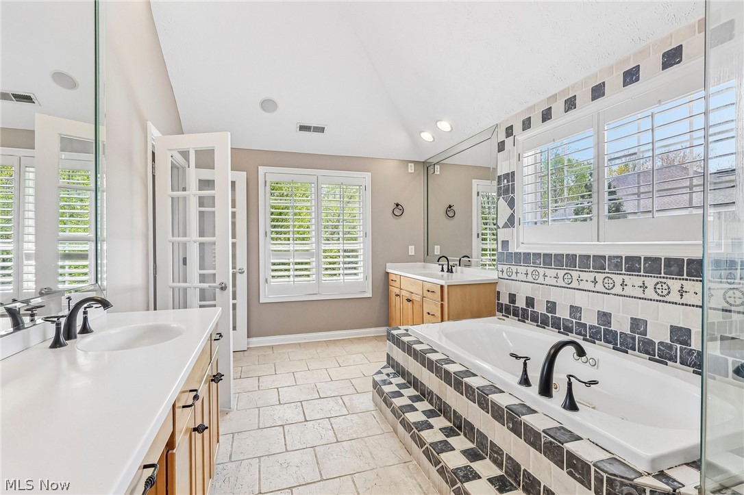 1400 Cobblestone Way Westlake OH 44145