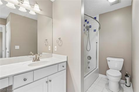 1400 Cobblestone Way Westlake OH 44145